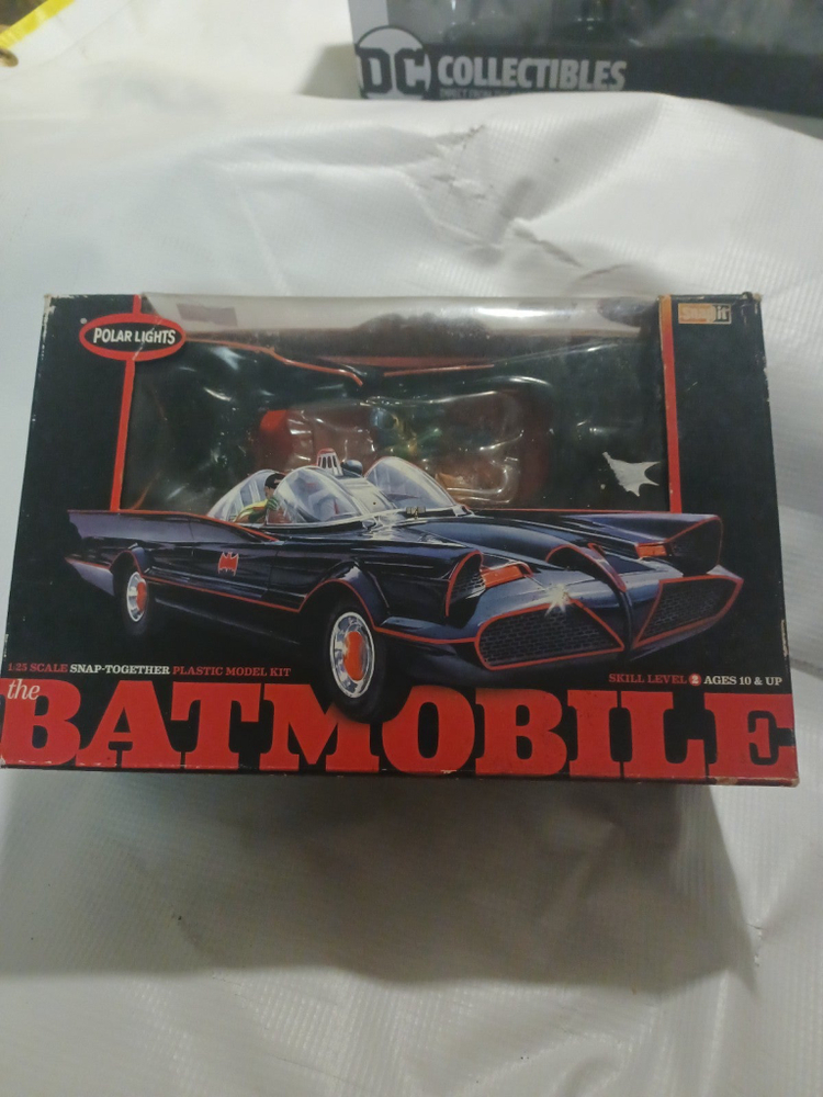 2011 discontinued POLAR LIGHTS 824 1/25 1966 Batmobile, From 1st Season new snap